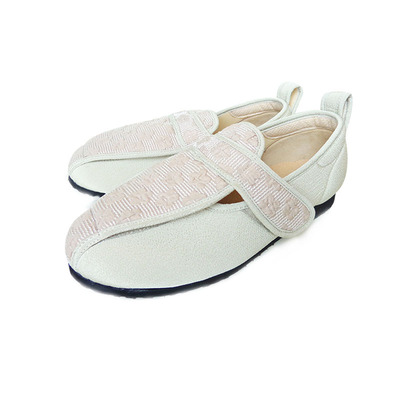 日本进口轻量防滑'彩彩'老人鞋 W902