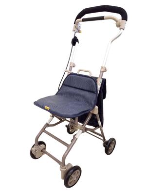 多功能老人助行推椅